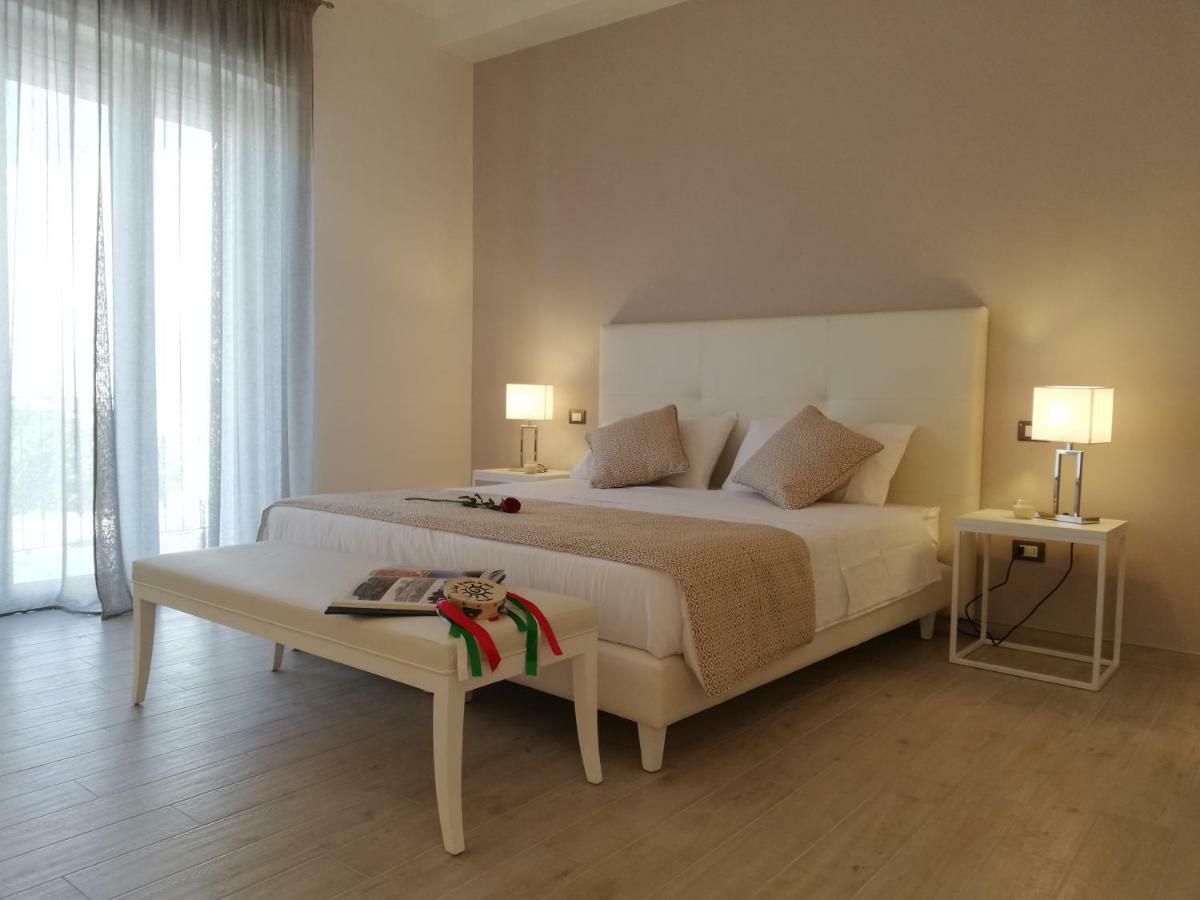 Kaloneiro Guest House Corigliano dʼOtranto Kültér fotó