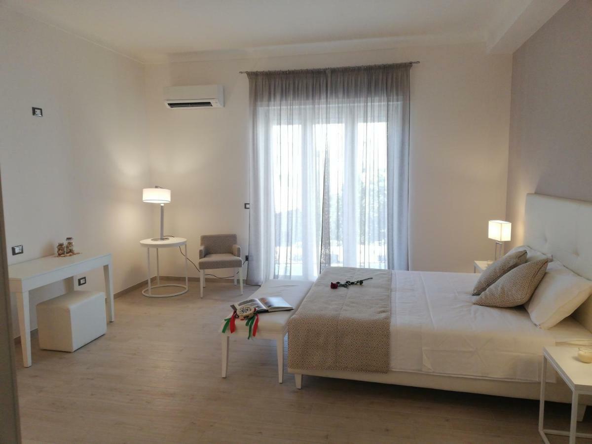 Kaloneiro Guest House Corigliano dʼOtranto Kültér fotó