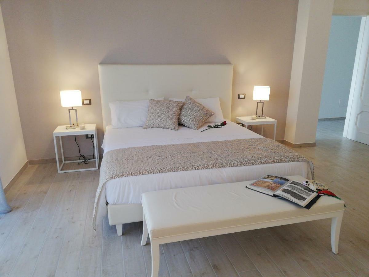 Kaloneiro Guest House Corigliano dʼOtranto Kültér fotó