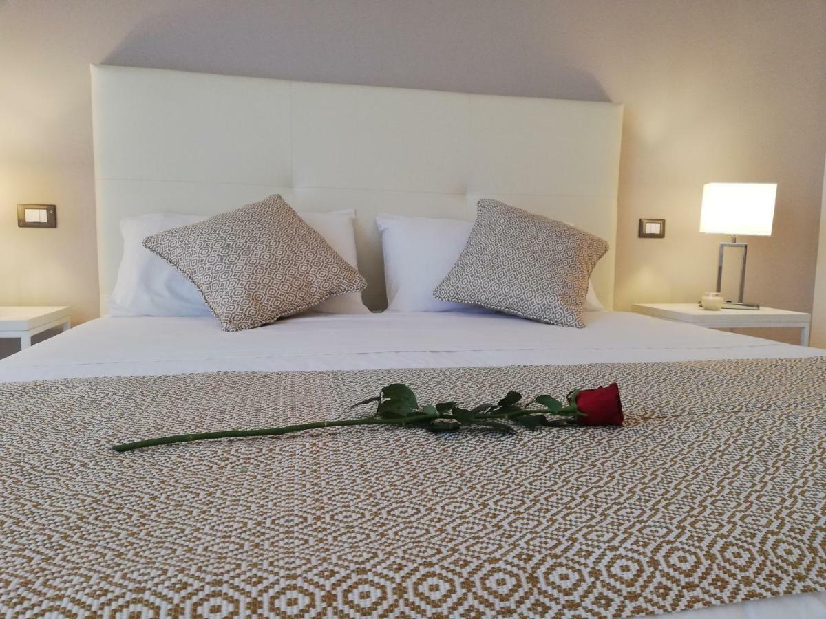 Kaloneiro Guest House Corigliano dʼOtranto Kültér fotó