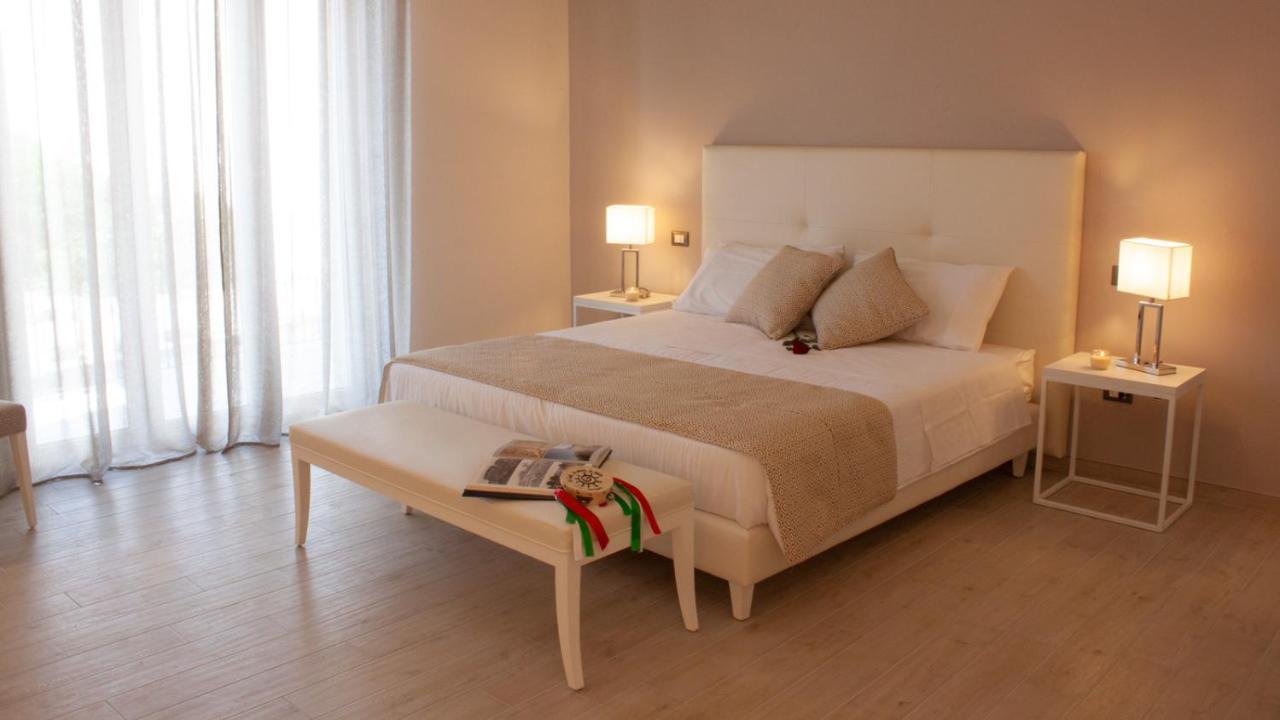 Kaloneiro Guest House Corigliano dʼOtranto Kültér fotó